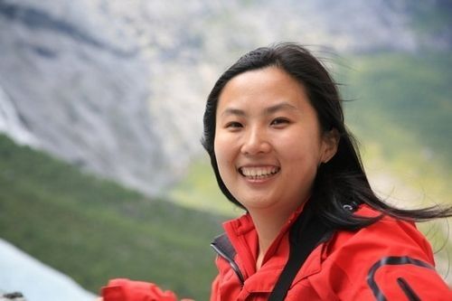 图片说明:灿烂的笑容让人感受着于娟对生命的热爱。图片来源网络 图片说明:灿烂的笑容让人感受着于娟对生命的热爱。图片来源网络
