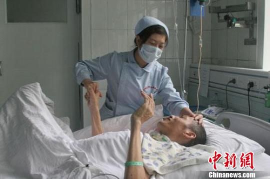 男子心脏停止跳动80分钟 医院救治后生还