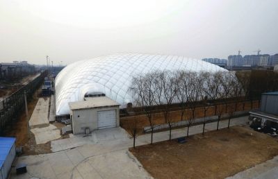�����˶�����ȫ��գ����ƾ޴�Բ�����񡣾���ʱ��������Ƚ��