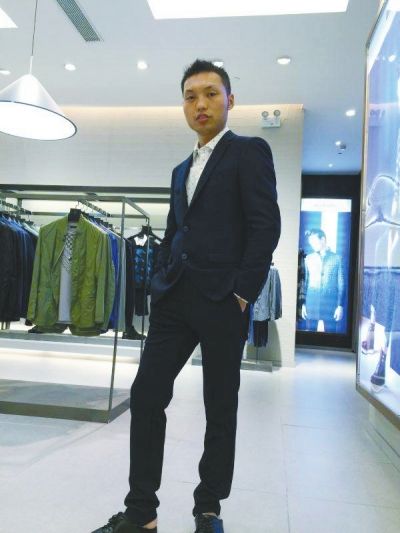 生活中的李帅是个热心肠,家人表示他做好事不值得惊奇。 生活中的李帅是个热心肠,家人表示他做好事不值得惊奇。
