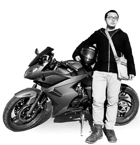 大学男生从温州骑车回四川 跨越6省市行程5千