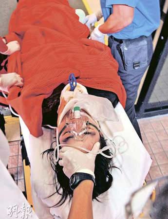 青年疑吸毒失常掐死女友后自杀(组图)