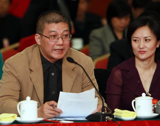 图文:全国人大代表许江发言