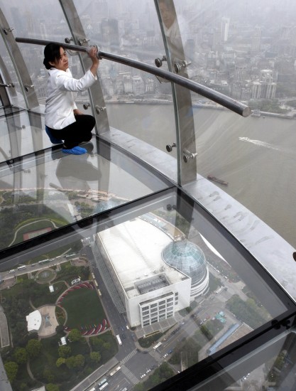 组图：上海东方明珠295米高空观光悬廊将开放