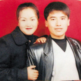 丈夫当街刺死妻子及其情夫后自杀(组图)