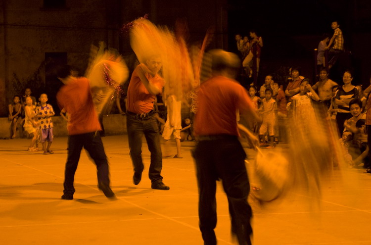 图文:九狮图是后巷镇村民健身的好形式