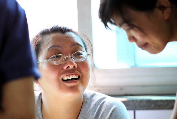 图文:企业人事经理介绍公司情况