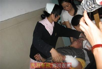 网帖称教师被指殴打学生后割腕表清白(图)