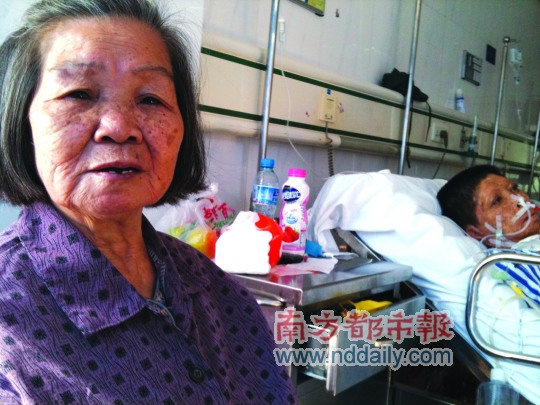 七旬母亲照顾因烧伤全身瘫痪儿子20年(图)
