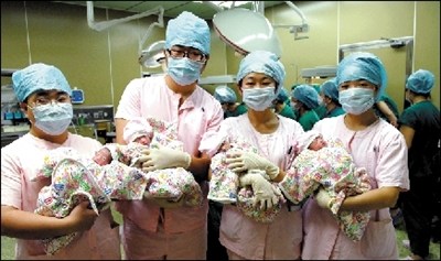 四名女婴中最重的也只有1.6公斤。 医院供图 