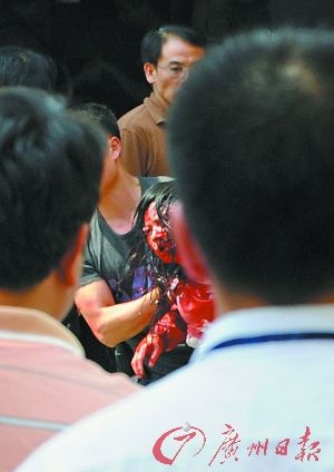 人质被成功救出。 人质被成功救出。