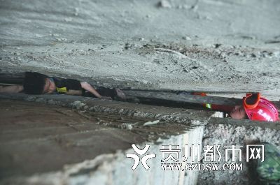 С������������¥�ķ�϶�С�