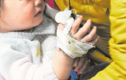 ���߰�ҹ�������Ůͯ���ѽ�����ҧ��(ͼ)