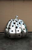 ݼ Ϲ Pumpkin   Sculpture   220cm  2010
