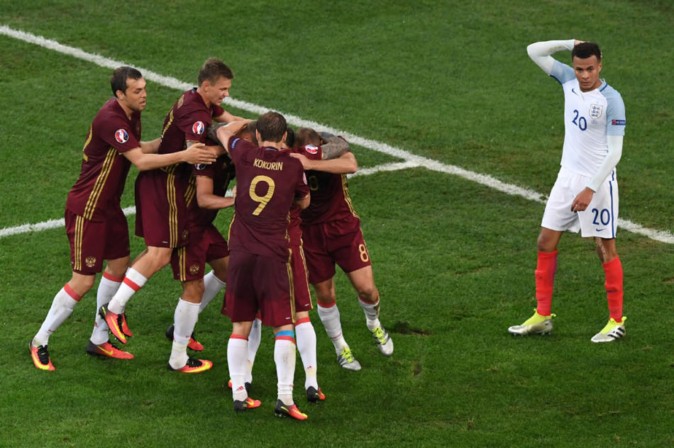 英格兰小组赛第一轮被俄罗斯在补时中扳平