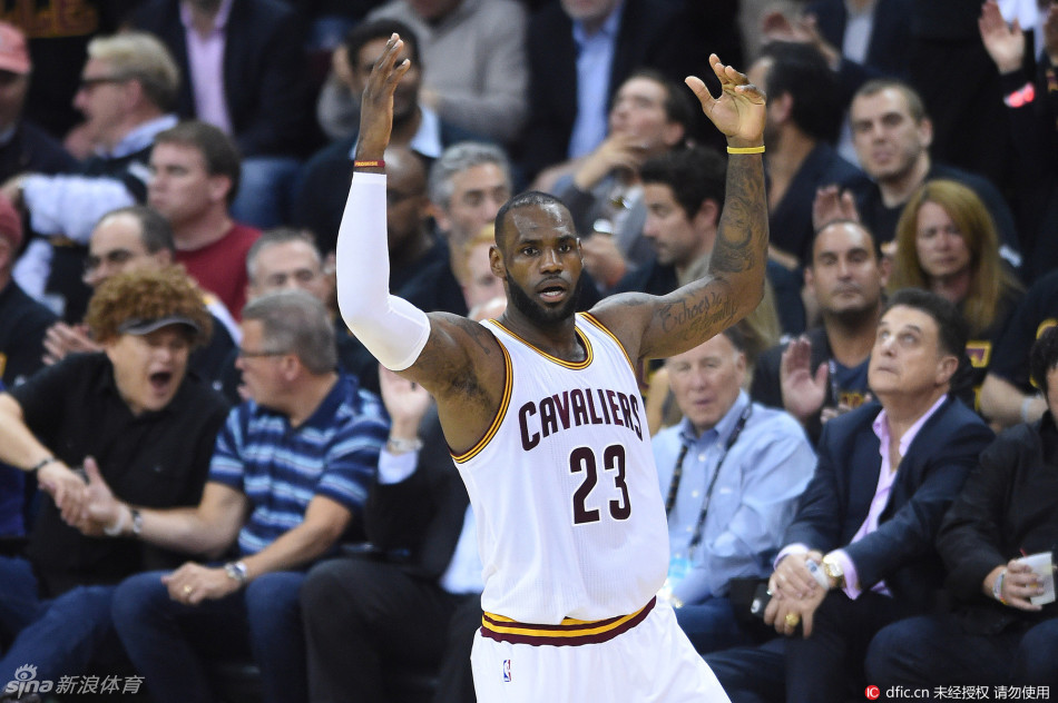 詹姆斯力挽狂澜