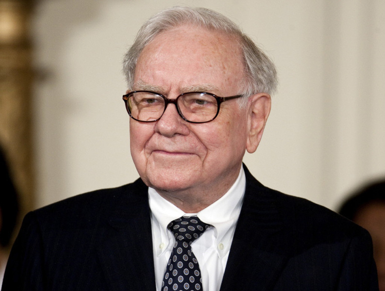 巴菲特:谁当选也改变不了美国