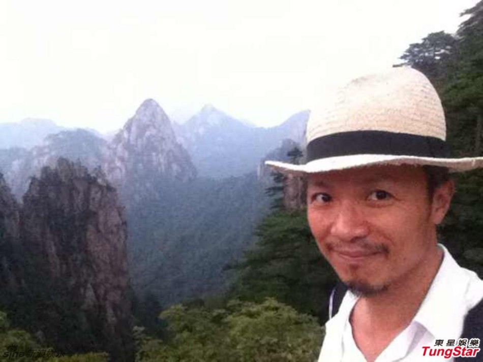 组图：吴华新到黄山拍戏取景遇香港同乡