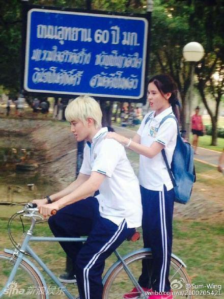 组图：泰版一吻定情开拍 《浪漫》男女主再合作