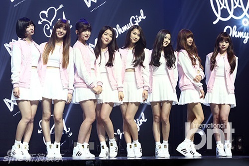 组图：韩团B1A4师妹团出道 8人组清新可爱