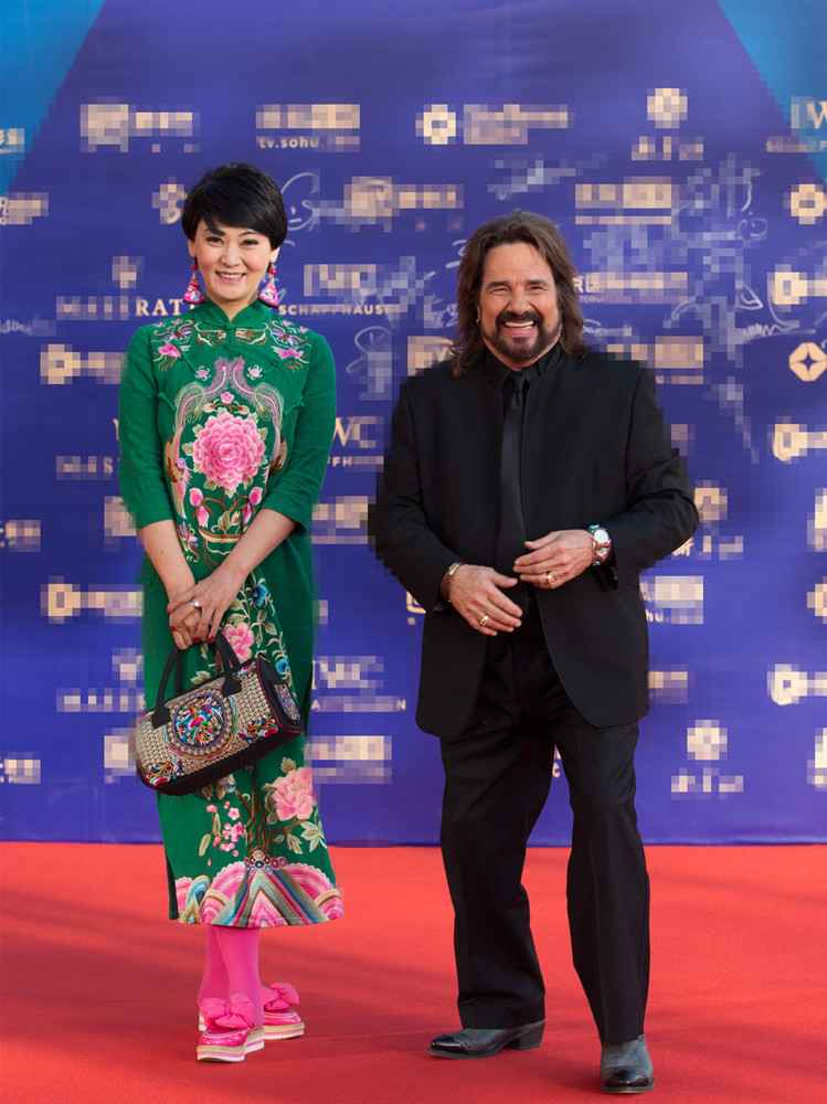 组图：潘婕与贝蒂-希金斯亮相红毯助阵北影节