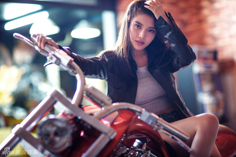 组图：徐冬冬时尚大片 扮热辣机车女诱惑撩人