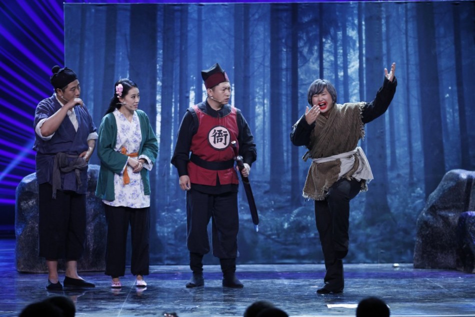 组图：《喜剧人》贾玲变女魔头 小沈阳丫蛋合体