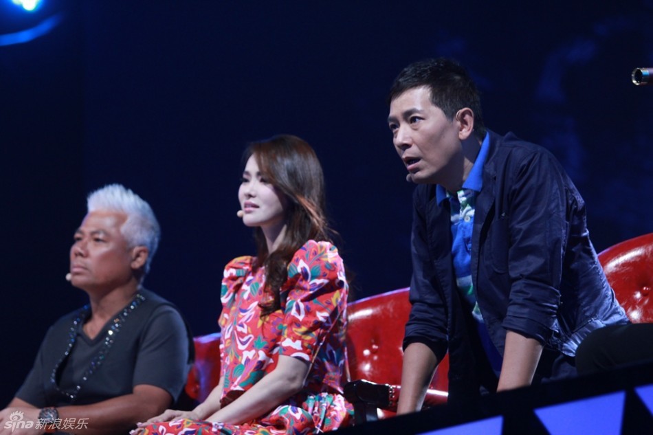 组图:《蒙面歌王》第三期 狼牙战警陷淘汰危机