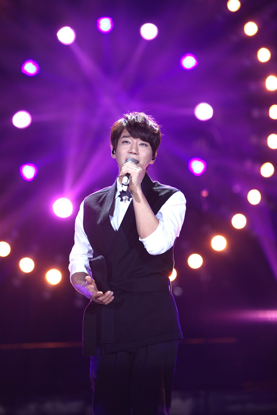 组图：《歌手》李玟秀马达臀 赵传和信背水一战