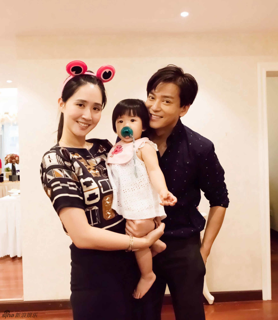 陈晓东和妻子、小女儿