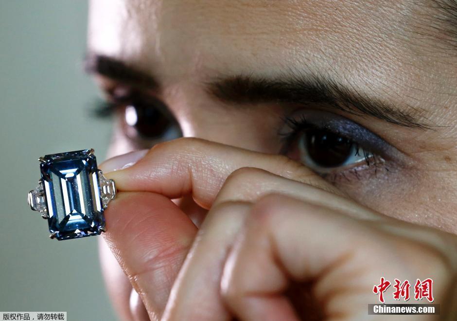全球最大艳彩蓝钻拍卖3.35亿元人民币创纪录