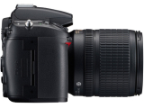῵D7000 