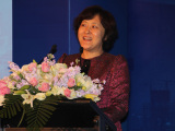 中国信托业协会专职副会长王丽娟主持会议