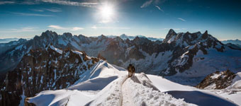 ��Ӱʦ��ɽ���İ�����˹ɽ���������⴩͸��ѩ