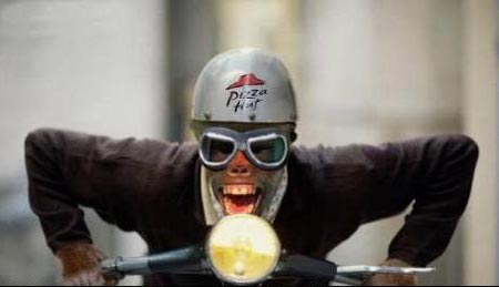 在外地读大学做兼职送外卖,晚上结束时,无缘无