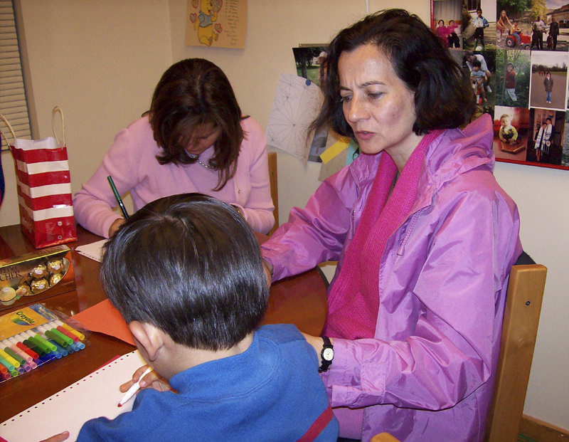 获释哥伦比亚女人质母子重逢 儿子系与绑架者