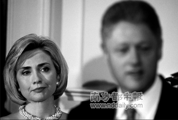 克林顿首次出轨 希拉里就在白宫