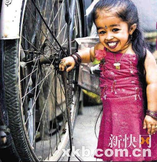 印度14岁拇指姑娘的幸福生活