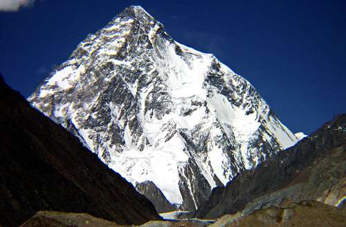世界第二高峰突发雪崩9名登山者死亡