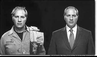 美国失业者胸前挂牌子当街找工作(图)