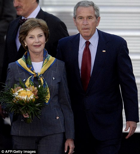 妻子回忆录称布什可能在07年德国G8峰会上中