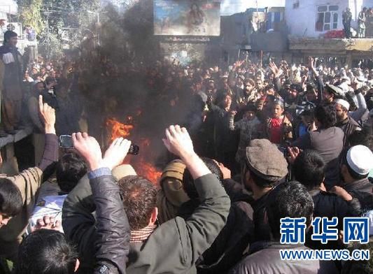 2��22�գ��ڰ������������м������͵£������߲μӼ��ᡣ ���գ�������������ڼ��ᣬ��������פ��������Լʿ�����չ������¼����»��緢(������)