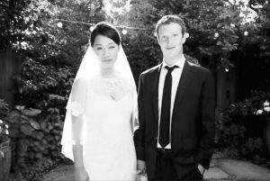 Facebook创始人扎克伯格与华裔女友低调结婚了