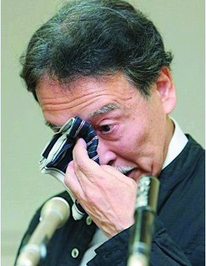动物园园长泪洒记者会