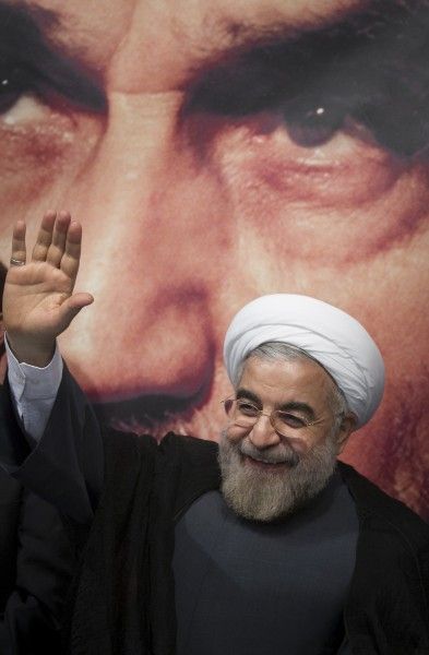 2013年6月1日哈桑-鲁哈尼在伊朗首都德黑兰参加竞选活动。