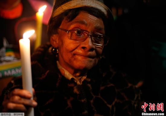 奥巴马即将抵达南非访问 称不强求与曼德拉会面