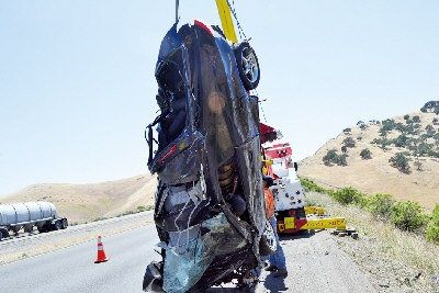 美中国留学生车祸身亡15天后被发现    警方将崔明哲的汽车拖吊上来时