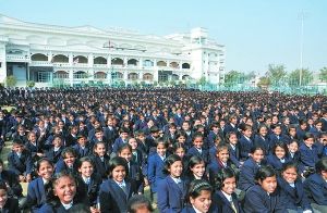 印度一所全球最大学校有4.7万学生(图)|印度|全