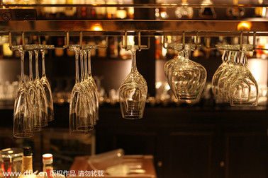 美媒:中国反腐令高档白酒消费回归理性