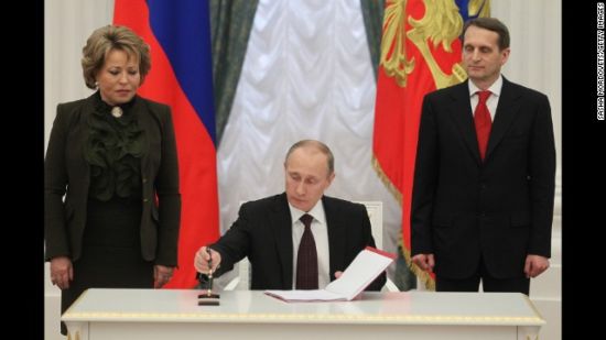 普京签署克里米亚入俄法令 乌继续向西挺进[1